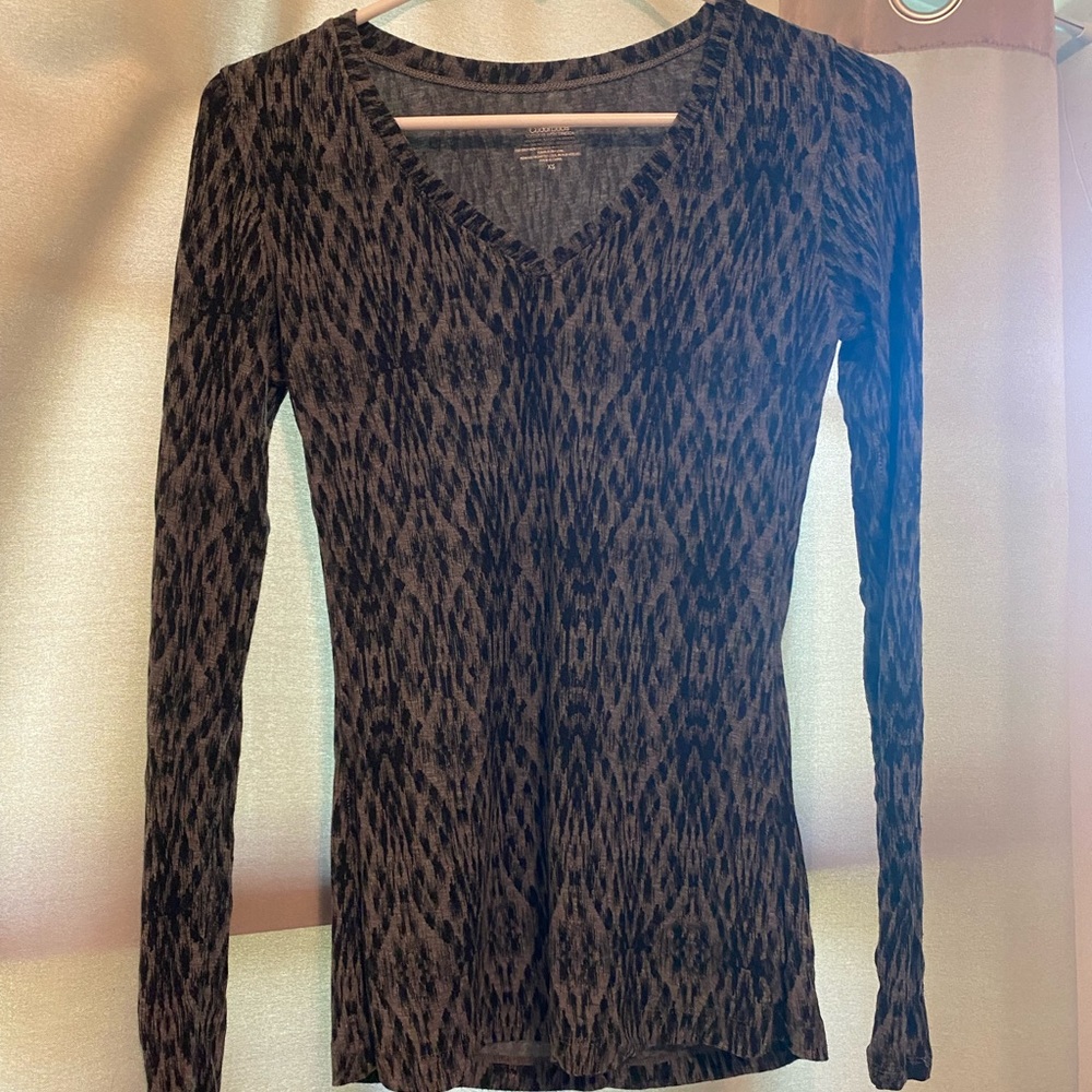 Cuddl Duds Women’s Grey & Black Patterned Shirt